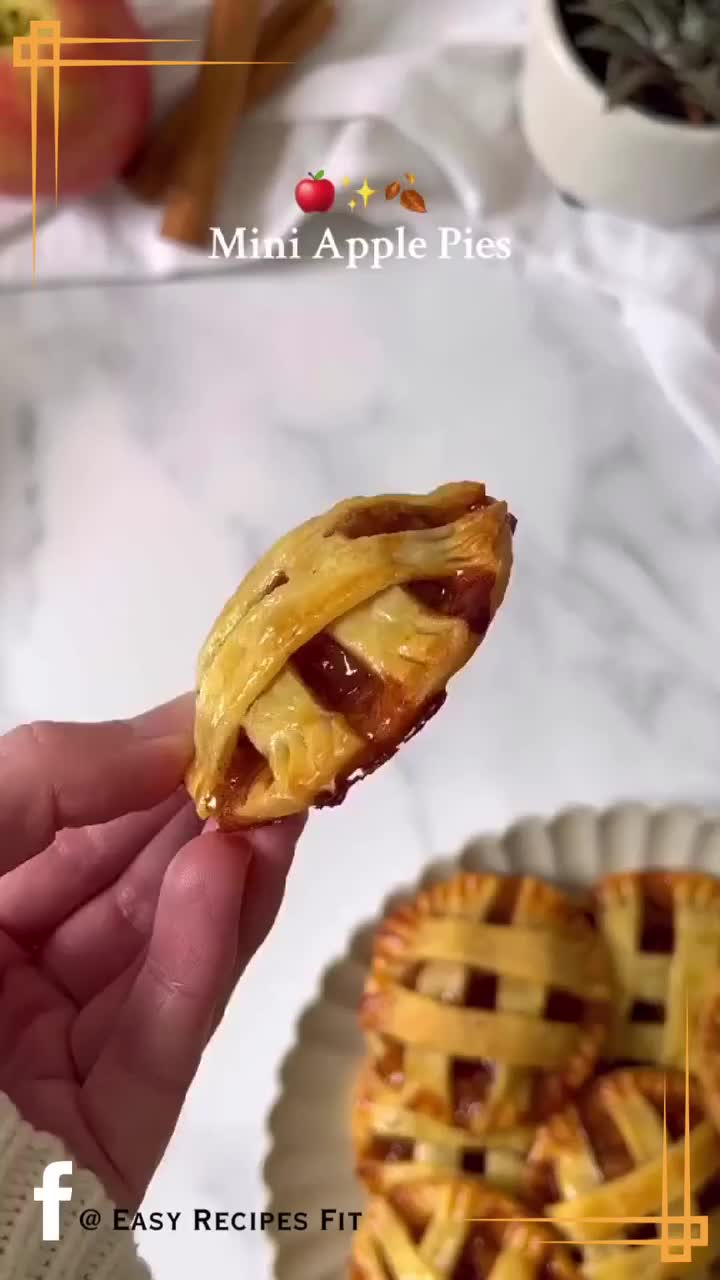 ✨ Mini apple pies ✨ #miniapplepies #applepies #ApplePie #applepiespice #applepierecipe #applelover #recipe #recipeoftheday #easyrecipes #easyrecipe #easybaking #easydesserts #sweettreats #sweettooth #sweet #recipeideas #recipeinspiration