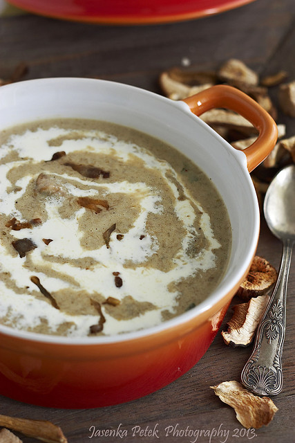Spicy mushroom soup
