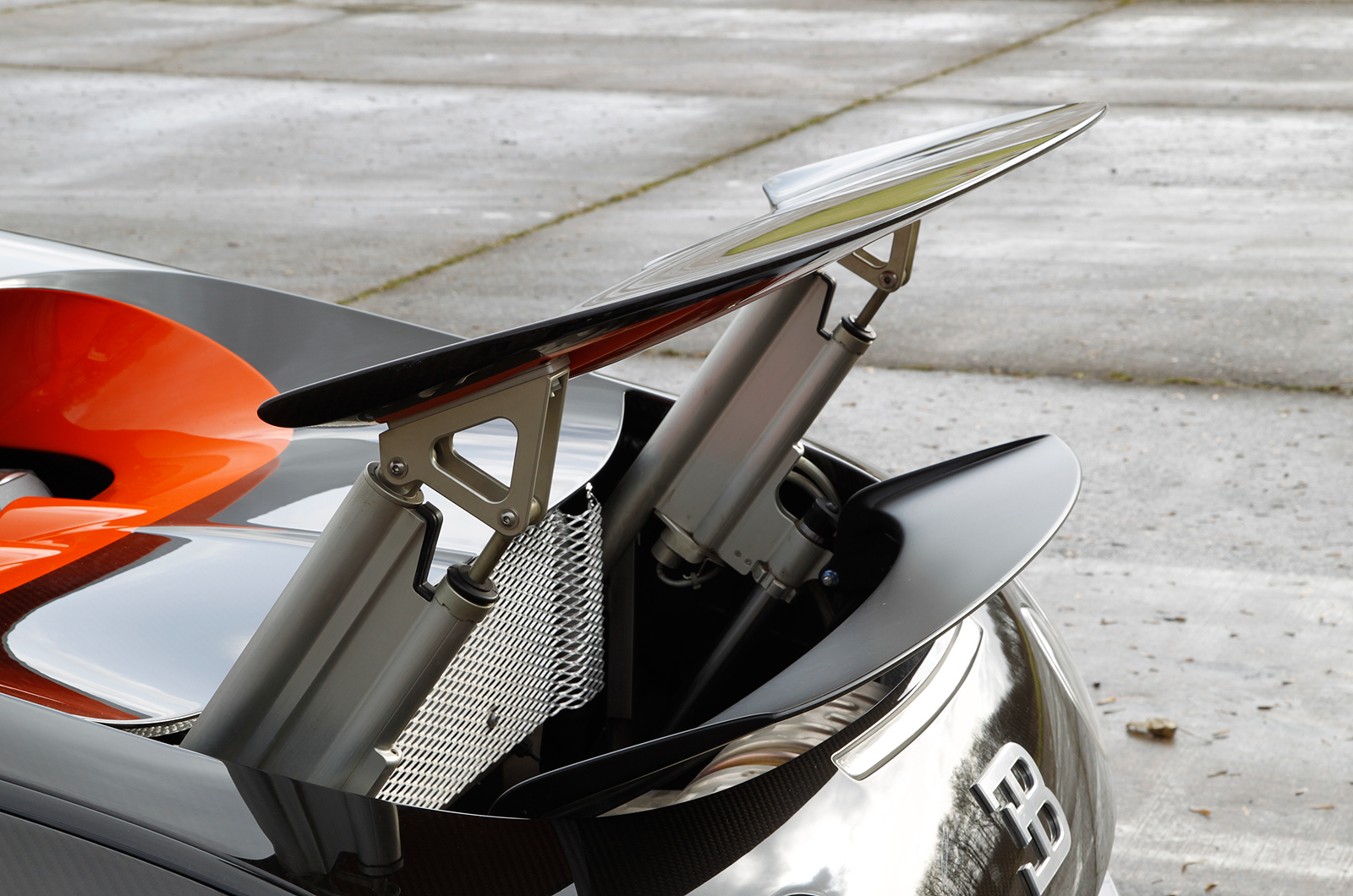 The Veyron's massive air brake helps haul the car to a standstill from 70mph in just 45.2 metres Bugatti Veyron air brake