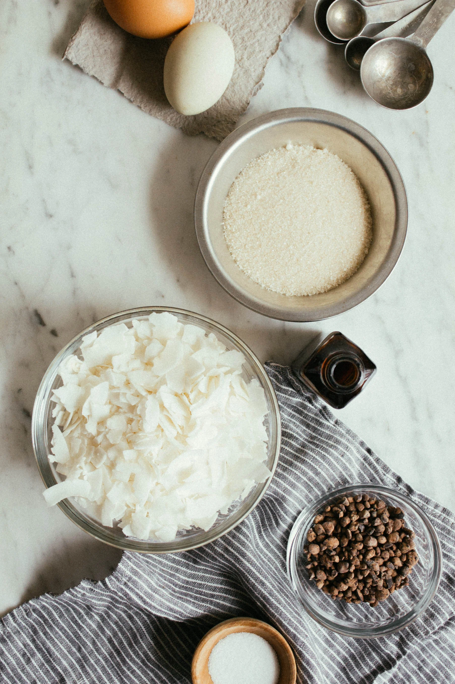 cacao nib, coconut macaroons