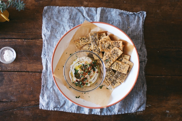 za'atar spiced chickpea crackers