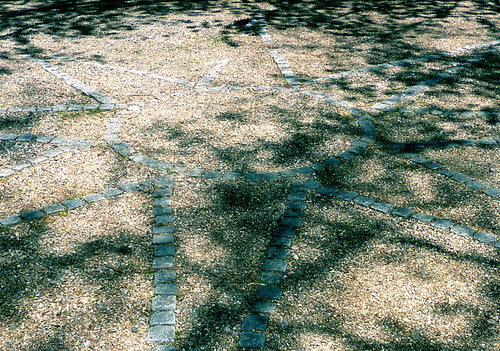 P1010601-2010-04-11-Buckhead-In-Bloom-Shutze-Drvie-Star