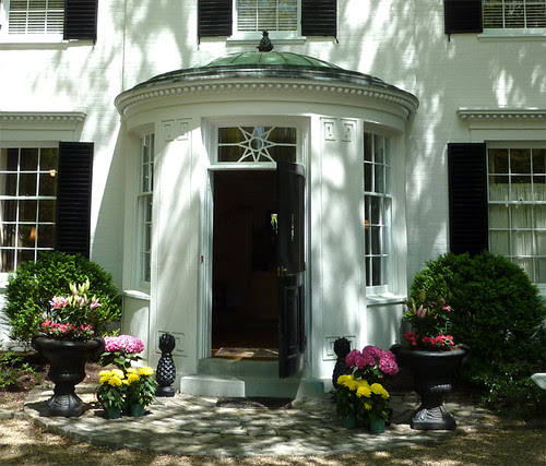 P1010602-2010-04-11-Buckhead-In-Bloom-PhilipShutze-Entrance-Detail