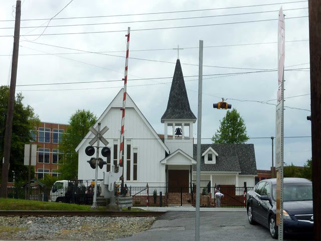 P1090901-2011-04-15-Hapeville-Dogwood-Street-Terminal-Vista-HISTORIC-CHRIST-CHURCH