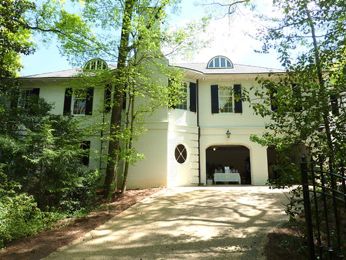 P1010616-2010-04-11-Buckhead-In-Bloom-Philip-Shutze-Harrison-Wing-Side-Entrance