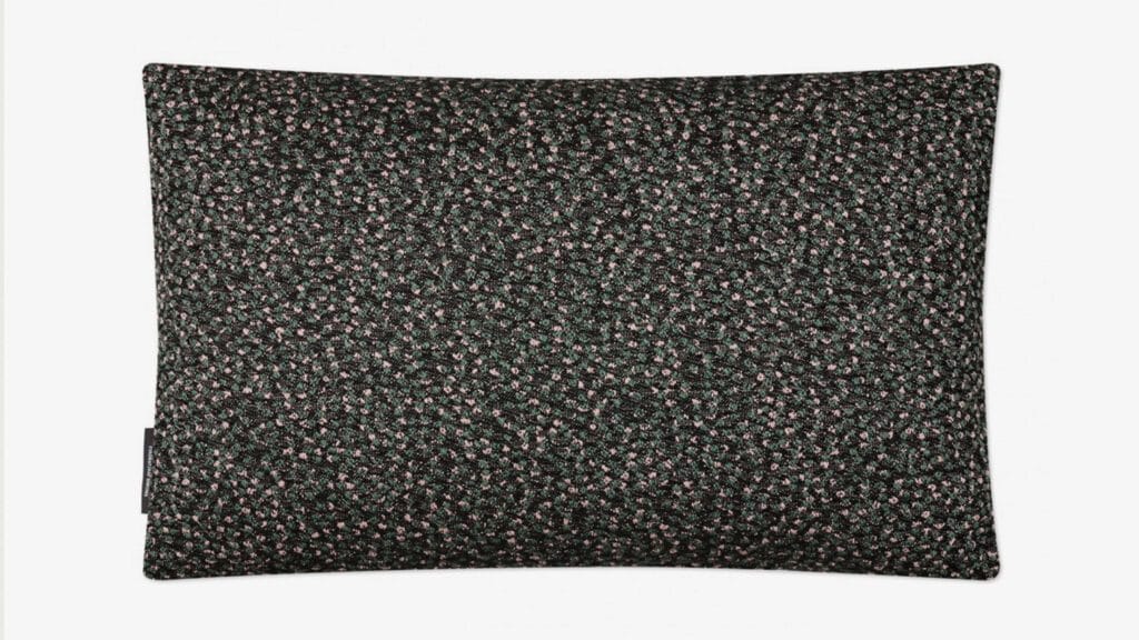 Kudde Ria av Raf Simons, 45x75 cm