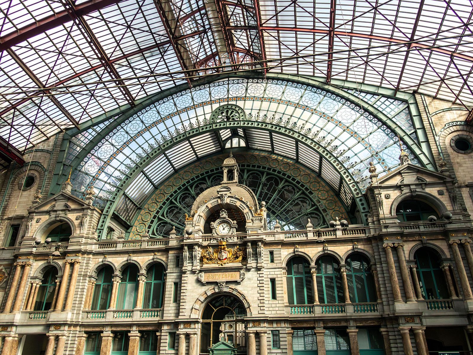 50 estaciones de tren europeas que producen stendhalazo