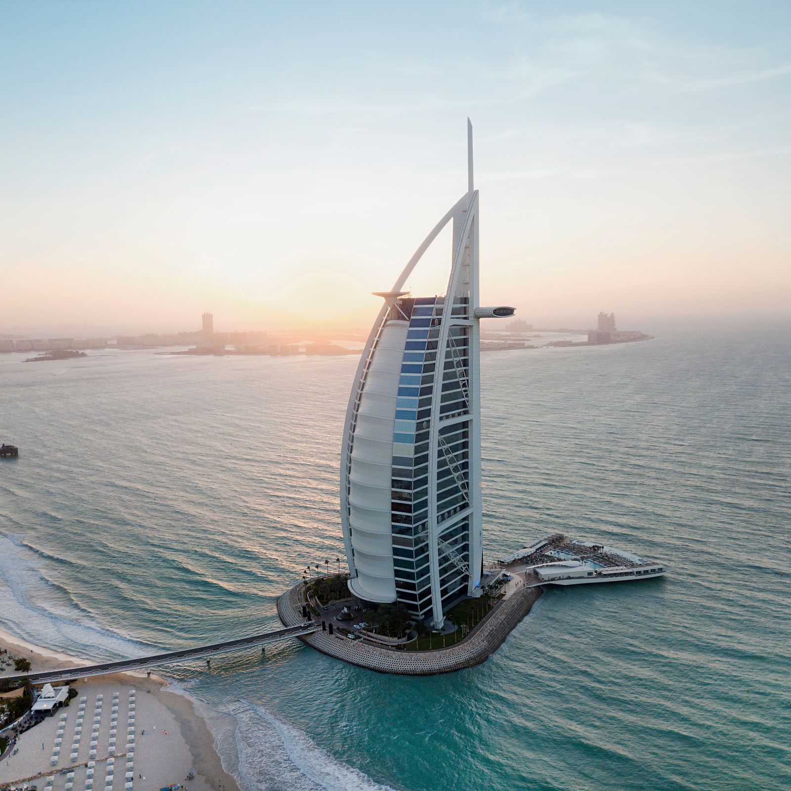 El Jumeirah Burj Al Arab de Dubái cierra por renovación