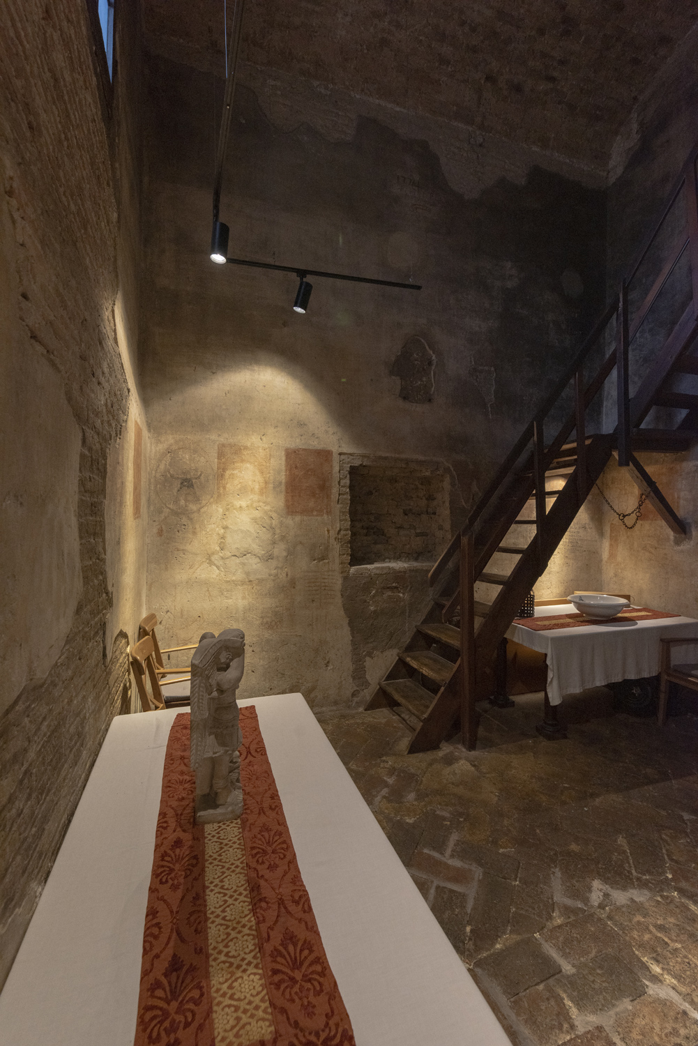 Vista panoramica di Bologna dalla Torre Prendiparte, dimora storica in centro