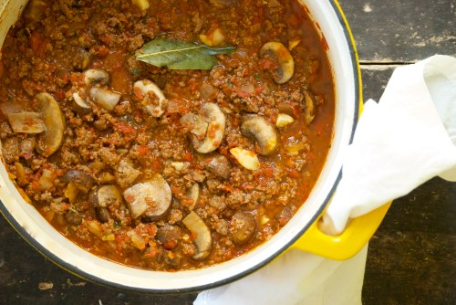 Spaghetti Sauce with Mushrooms and Garlic | Relishing It
