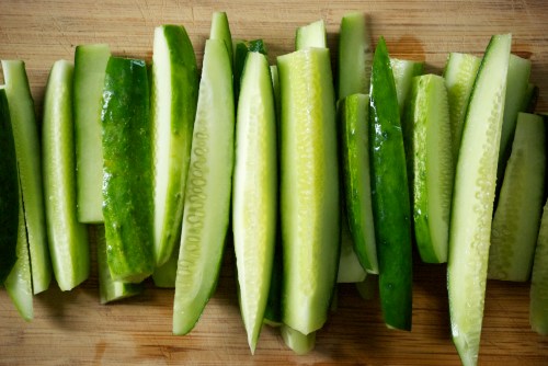 Crunchy Refrigerator Pickles with Dill + Garlic | Relishing It