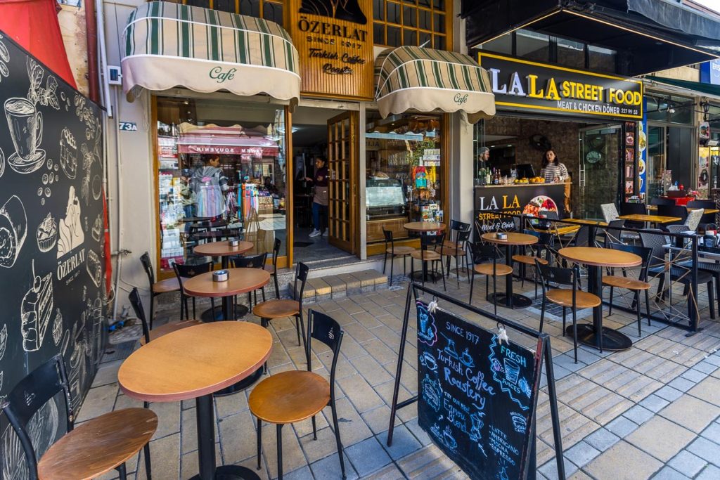 Traditionsreiches Kaffeegeschäft in der Altstadt von Nikosia mit eigener Kaffeerösterei / © Foto: Georg Berg