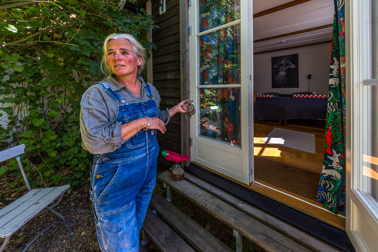 Lisa Wohlfahrt de Krukmakeri en Mölle muestra una de sus habitaciones, Skåne, Suecia / © Foto: Georg Berg