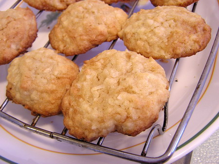 Chewy coconut cookies