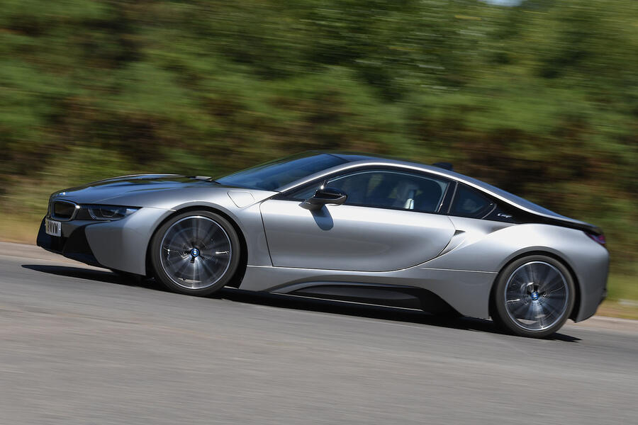 Bmw i8 side