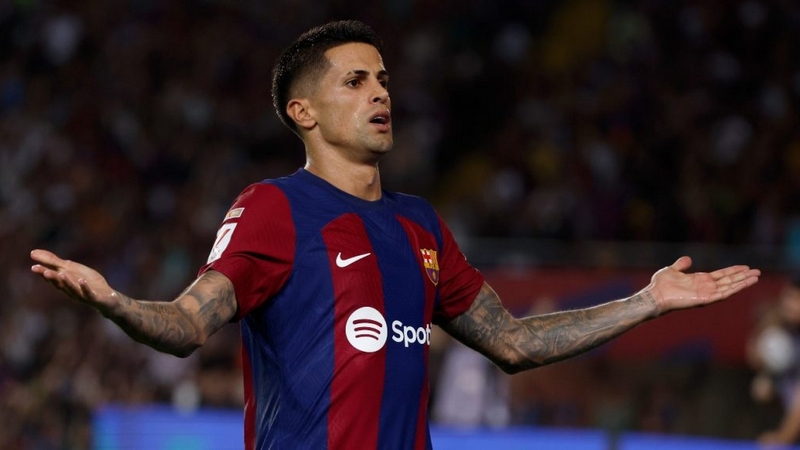 Cầu thủ Cancelo: Ngôi sao sáng của Barca và Bồ Đào Nha 8 Cầu thủ Cancelo: Ngôi sao sáng của Barca và Bồ Đào Nha