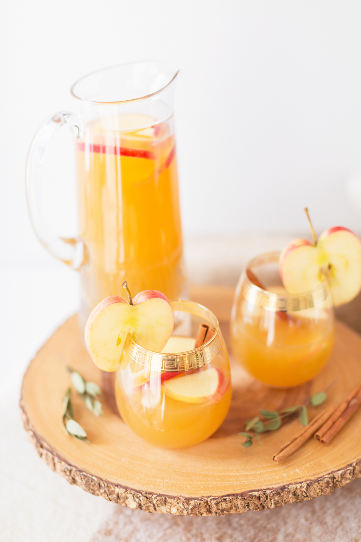 5 Cozy Fall Cocktail and Sangria Recipes | JustineCelinaβs Best Fall Cocktail and Sangria Recipes | Late Harvest Spiced Apple Sangria | Featuring Eau Claire Distilleryβs Apple Brandy | The Best Thanksgiving Sangria Recipe | The Best Apple Sangria Recipes | The Best Fall Sangria Recipe | No Added Sugar Sangria | Apple Cider Sangria | Easy Fall Sangria | Calgary Cocktail Photographer and Stylist | Calgary Lifestyle Blogger // JustineCelina.com