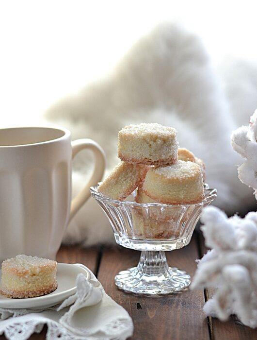 biscotti tondini al burro con zucchero e vaniglia